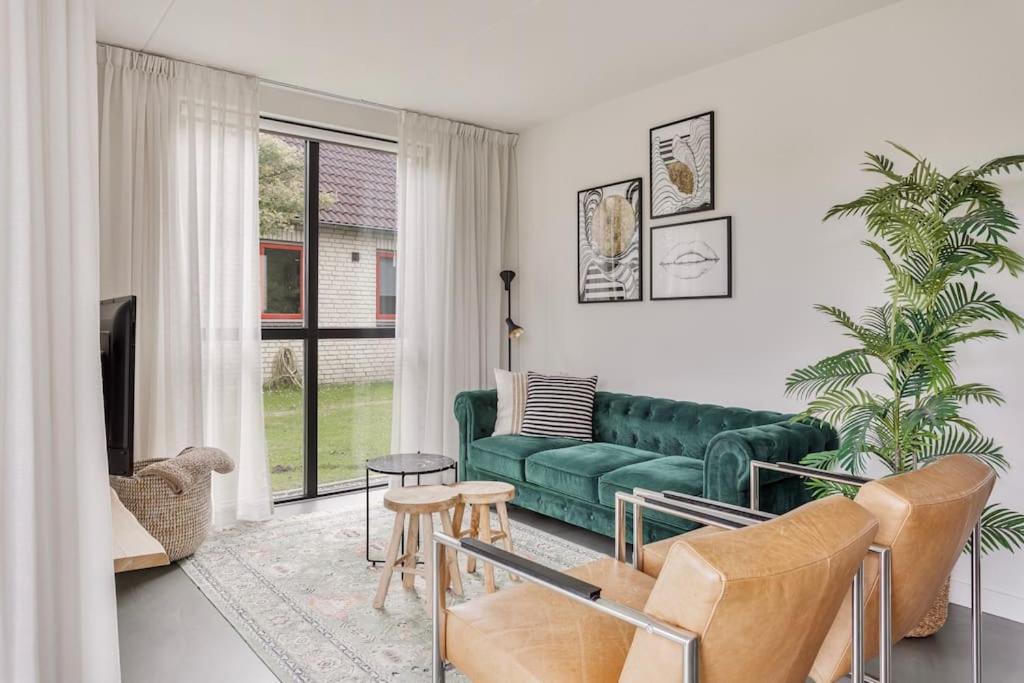 Vakantiehuis Aan Het Water -Incl Laadpaal- Ewijk Bagian luar foto