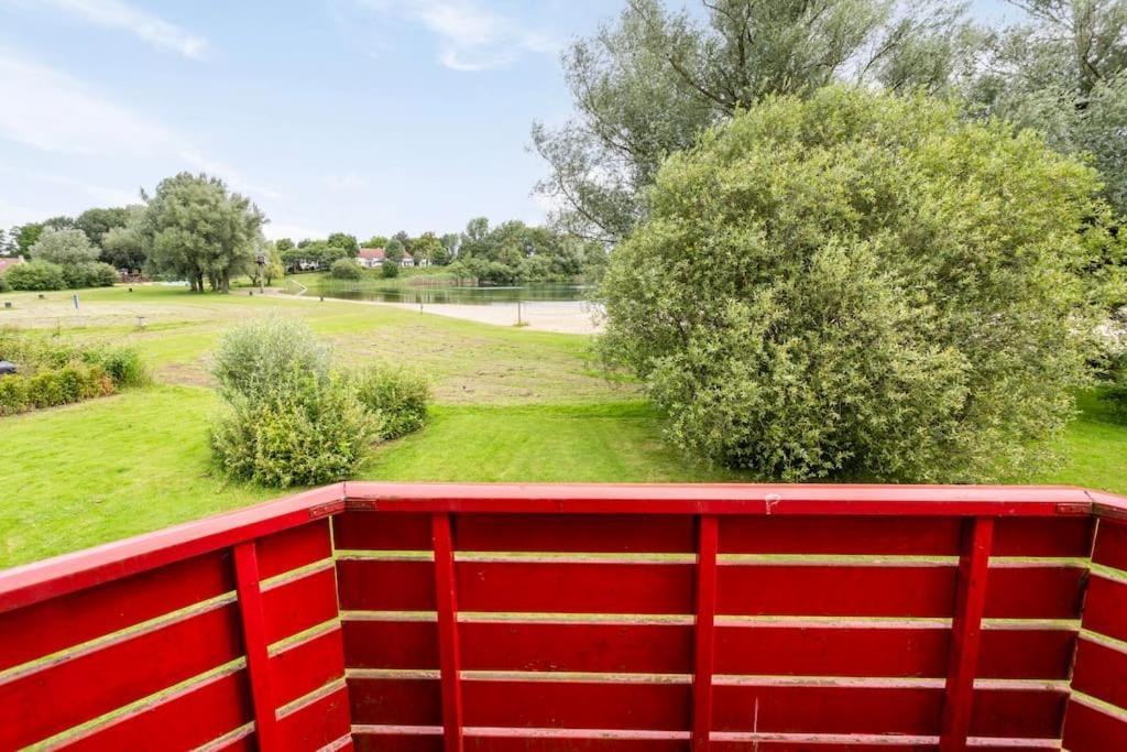Vakantiehuis Aan Het Water -Incl Laadpaal- Ewijk Bagian luar foto
